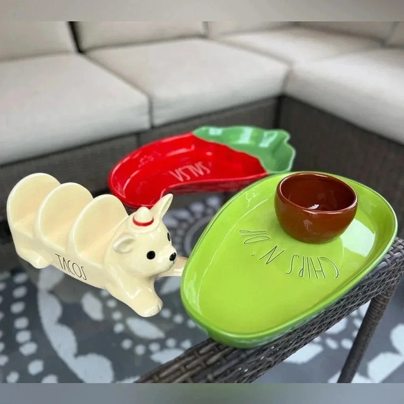 NEW Rae Dunn TACO Stand/Holder adorable ceramic Chihuahua with cute sombrero - Picture 12 of 12